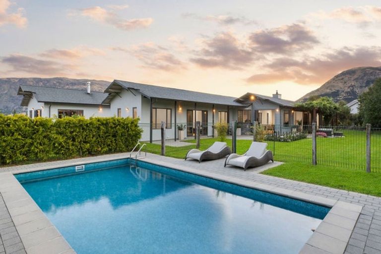 Photo of property in 5 Ironview Lane, Wanaka, 9382