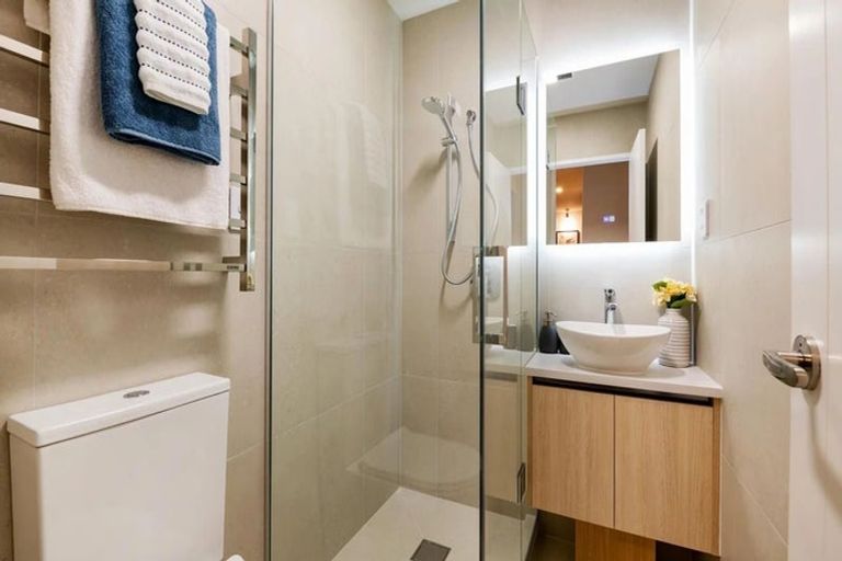 Photo of property in 3/114 Saddleback Rise, Murrays Bay, Auckland, 0630