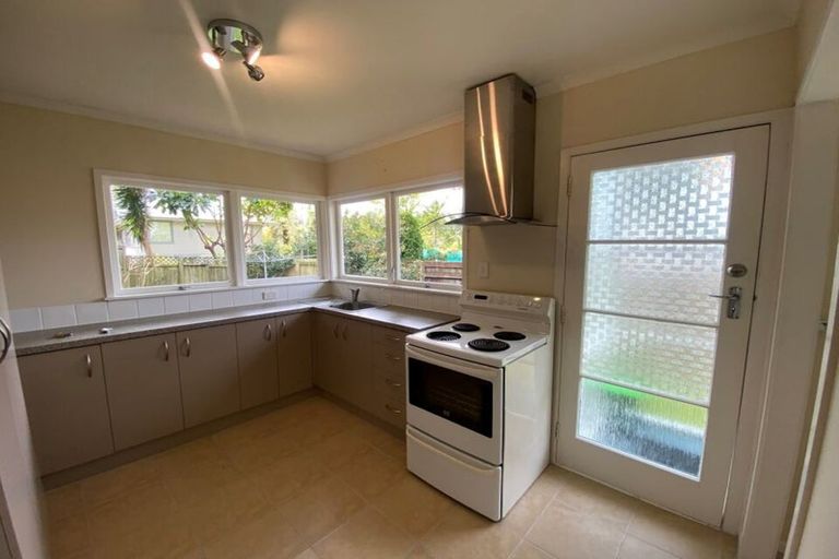 Photo of property in 1/15 Munstead Place, Hillcrest, Auckland, 0627