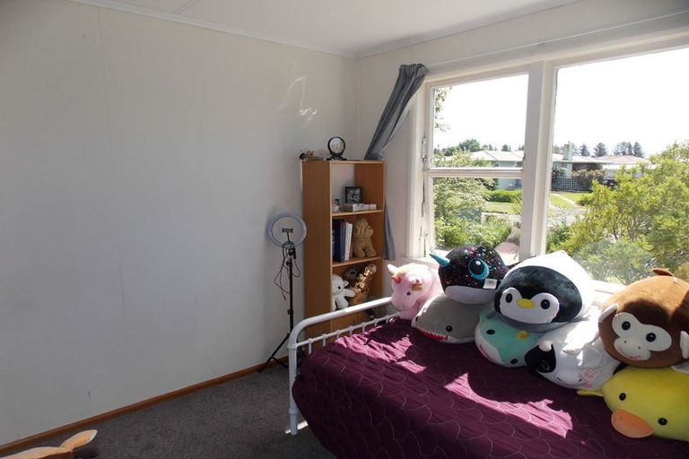 Photo of property in 16 Jackson Avenue, Highbury, Palmerston North, 4412
