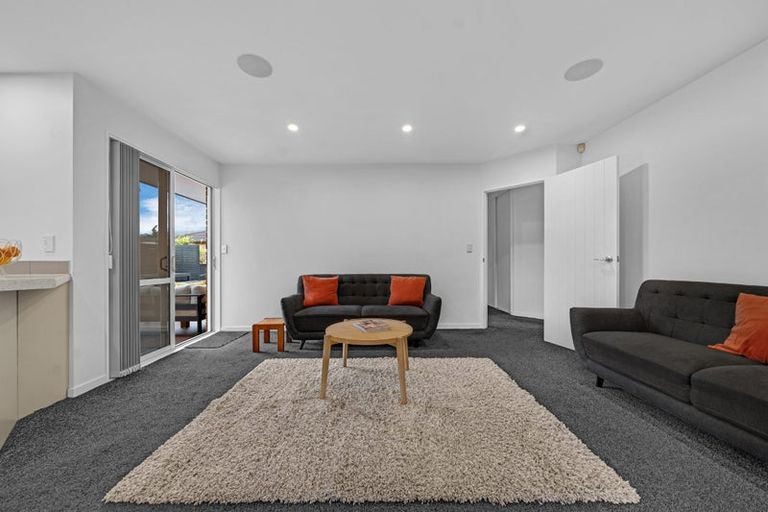 Photo of property in 10 Sapperton Drive, Henderson, Auckland, 0612