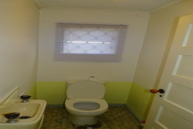 Photo of property in 2/44 Corunna Road, Milford, Auckland, 0620