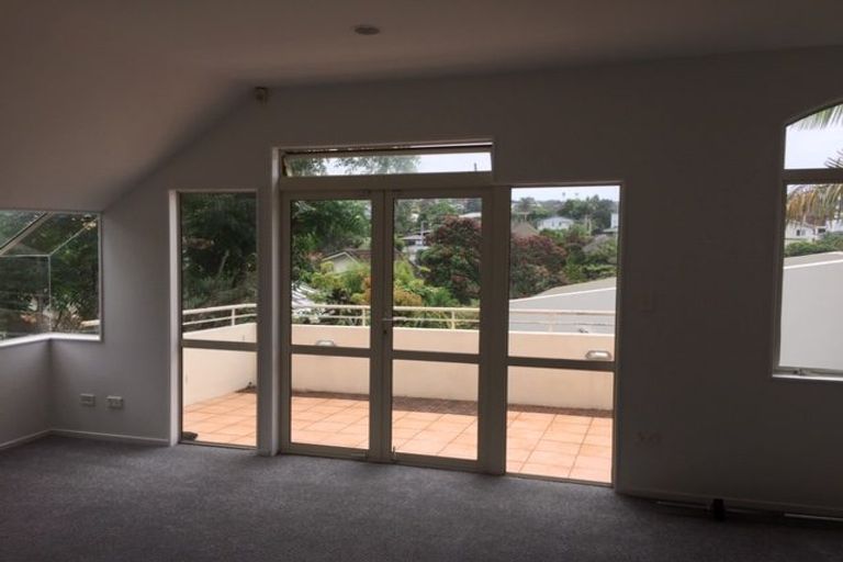 Photo of property in 2/14 Penning Road, Castor Bay, Auckland, 0620
