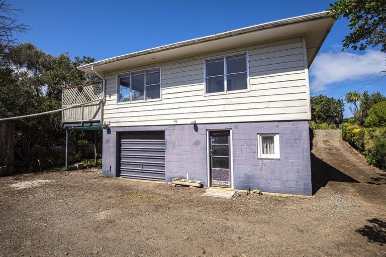 Photo of property in 16 Ripiro Drive, Baylys Beach, Dargaville, 0377