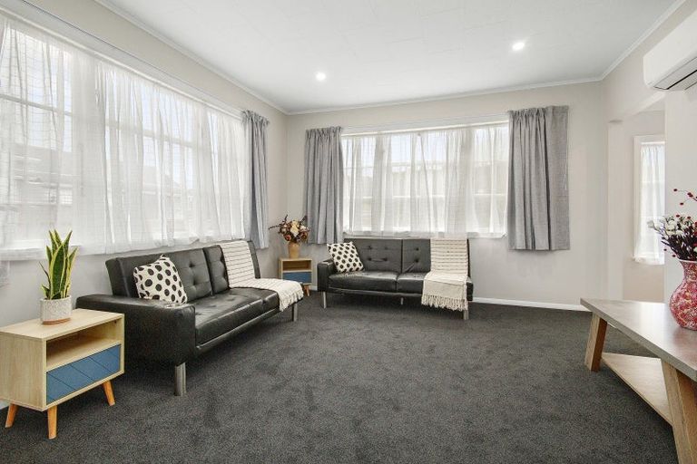 Photo of property in 19 Kowhai Avenue, Ebdentown, Upper Hutt, 5018