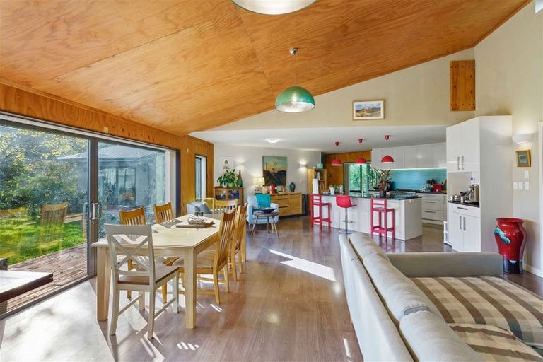 Photo of property in 43 Pehi Kupa Street, Waikanae, 5036