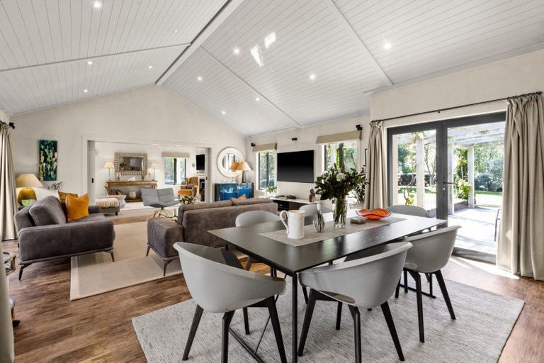 Photo of property in 99 Kent Terrace, Taradale, Napier, 4112