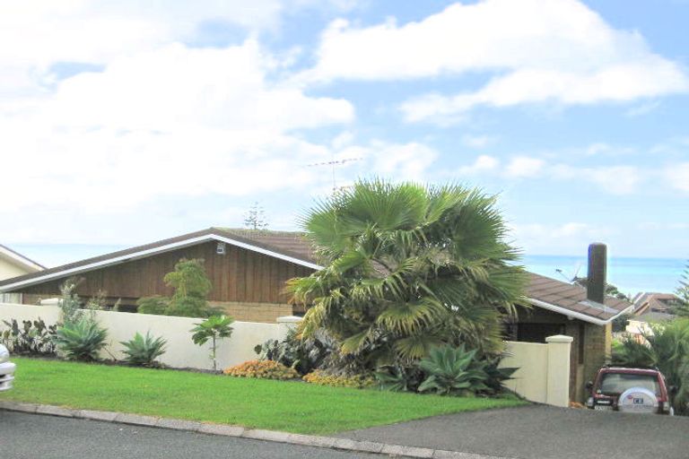 Photo of property in 22 Rushden Terrace, Red Beach, 0932