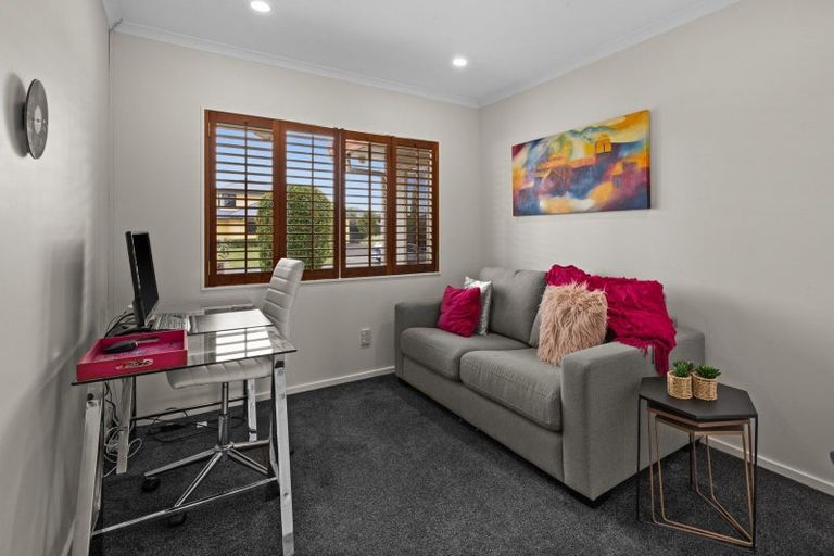 Photo of property in 28 Russell Robertson Drive, Havelock North, 4130