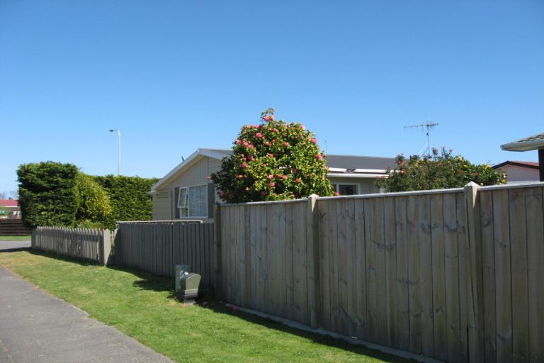 Photo of property in 33 Makarini Street, Paraparaumu, 5032