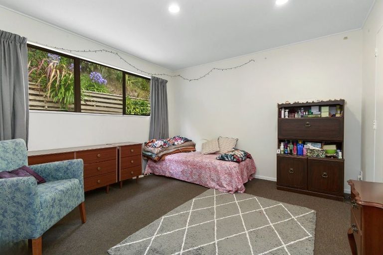 Photo of property in 66 Miromiro Road, Normandale, Lower Hutt, 5010