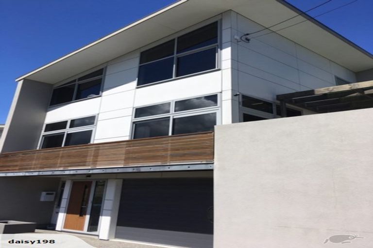 Photo of property in 3b Shalimar Crescent, Khandallah, Wellington, 6035