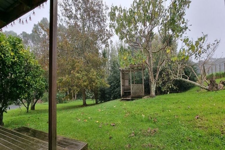 Photo of property in 100 Ranfurly Road, Alfriston, Auckland, 2105