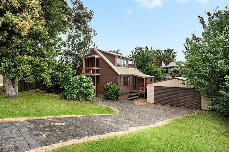 Photo of property in 1 Waikare Place, Welcome Bay, Tauranga, 3112