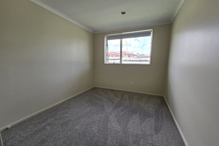 Photo of property in 182 Keri Vista Rise, Papakura, 2110