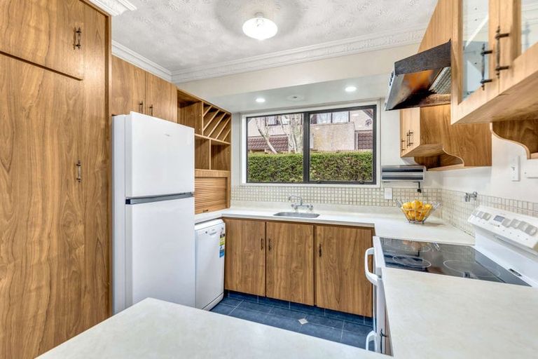 Photo of property in 3 Caroline Crescent, Highbury, Palmerston North, 4412