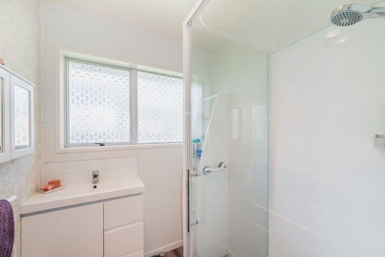 Photo of property in 1 Graham Grove, Waikanae, 5036