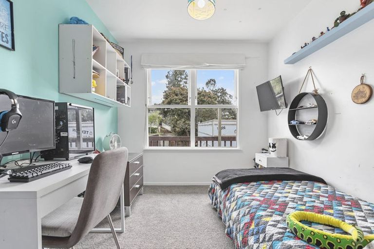 Photo of property in 4 Mariana Place, Glen Eden, Auckland, 0602