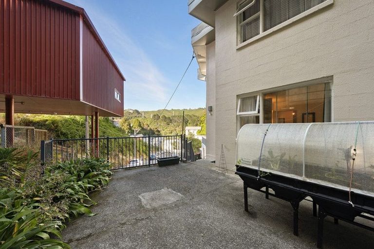 Photo of property in Parkland Flats, 18/51u Adams Terrace, Kelburn, Wellington, 6021