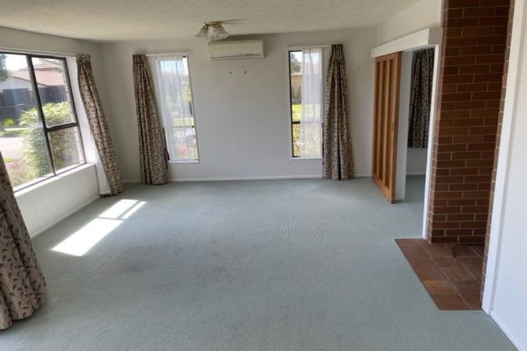Photo of property in 39 Dunbarton Street, Redwood, Christchurch, 8051