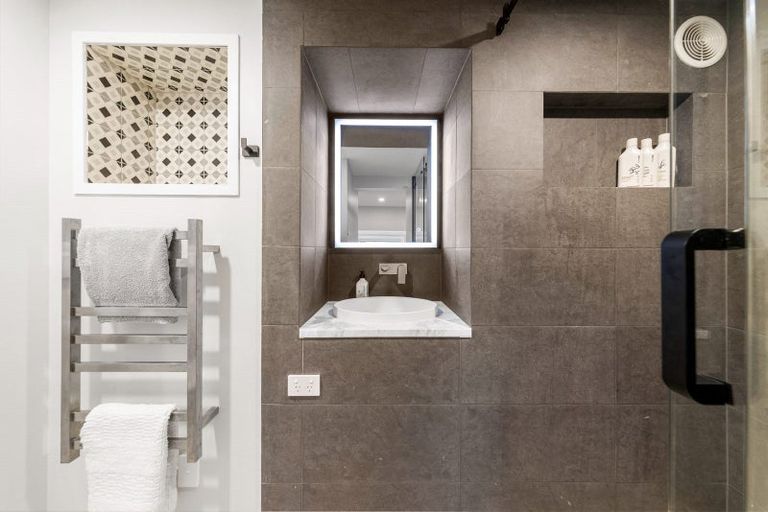 Photo of property in 97 Scenic Drive, Titirangi, Auckland, 0604