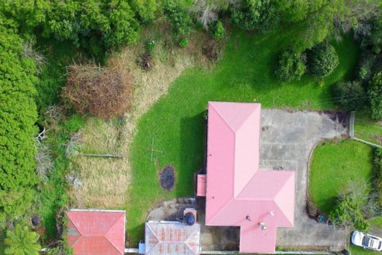 Photo of property in 335 Kawiu Road, Levin, 5510