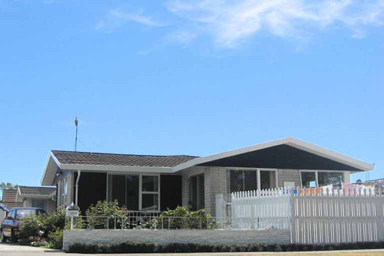 Photo of property in 124 Lake Terrace Road, Burwood, Christchurch, 8061