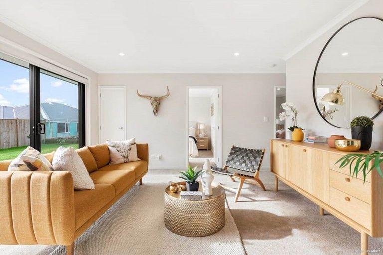 Photo of property in 3a Henry Curd Terrace, Pukekohe, 2120