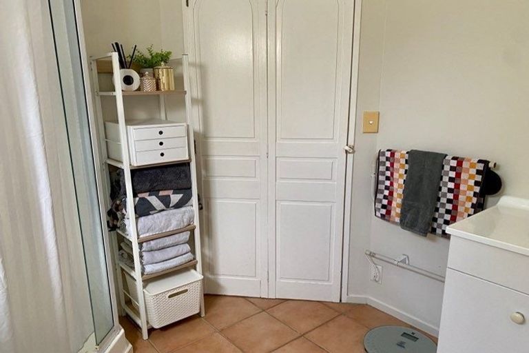 Photo of property in 1/41 Glenvar Road, Torbay, Auckland, 0630