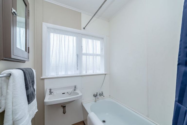 Photo of property in 50-52 Cameron Crescent, Masterton, 5810