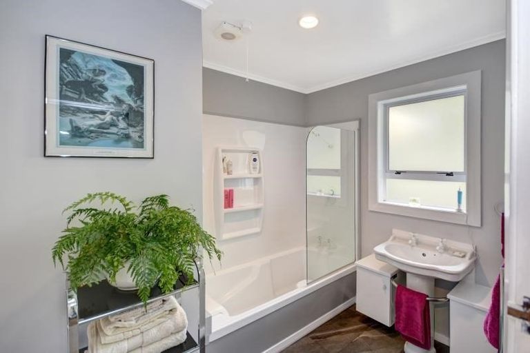 Photo of property in 3 Glengyle Street, Vauxhall, Dunedin, 9013