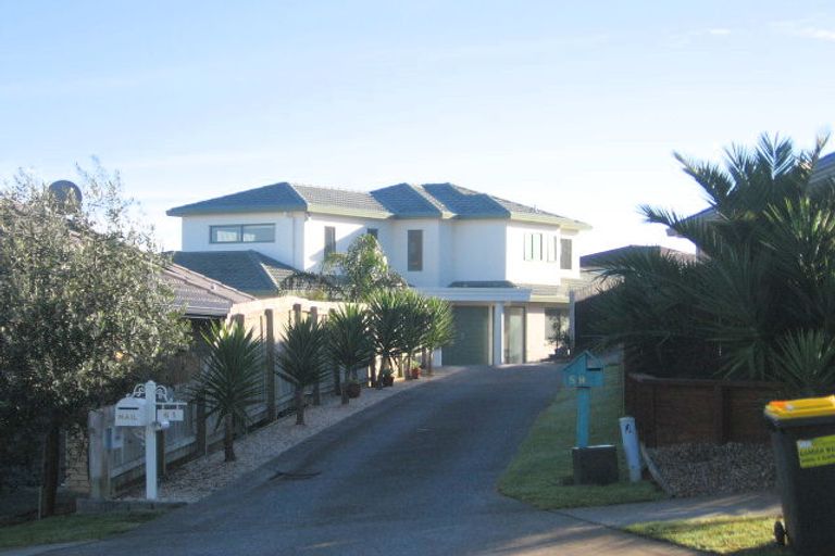 Photo of property in 61 Moyrus Crescent, East Tamaki Heights, Auckland, 2016