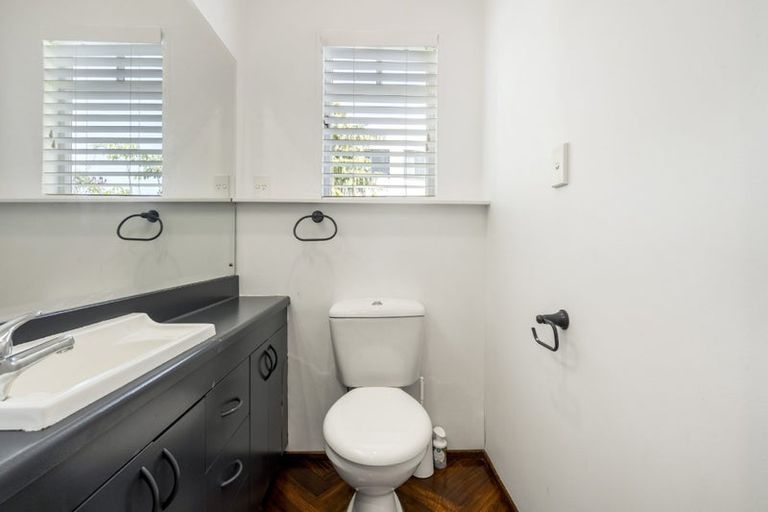 Photo of property in 2/40a Norwood Road, Bayswater, Auckland, 0622