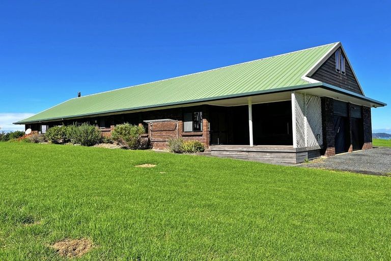 Photo of property in 1025 Takatu Road, Tawharanui Peninsula, Matakana, 0986