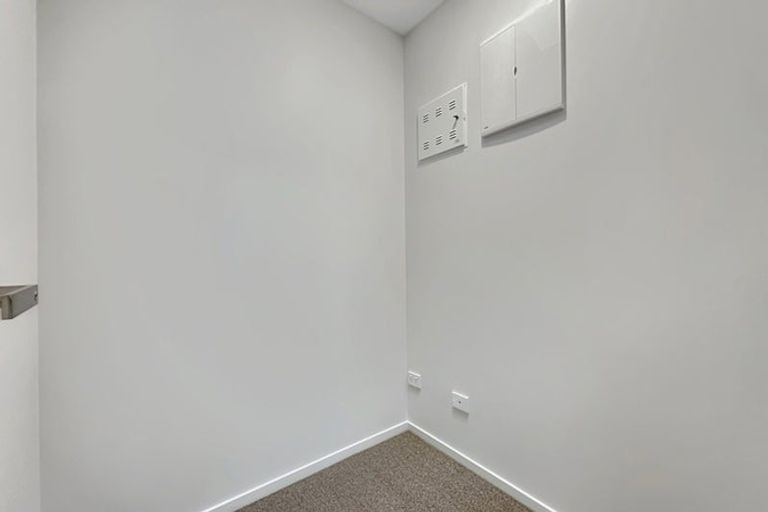 Photo of property in 6/241 Don Buck Road, Massey, Auckland, 0614