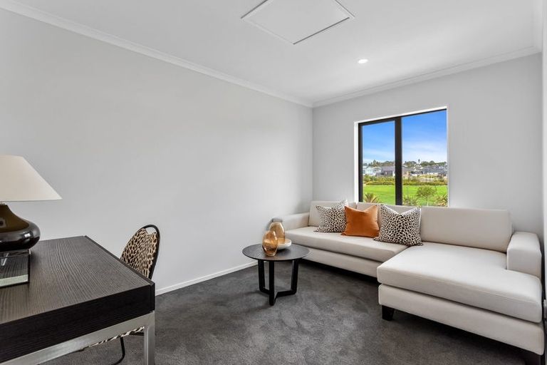 Photo of property in 1 Koura Drive, Red Beach, 0932