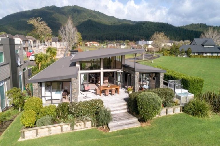 Photo of property in 32 Saint Andrews Drive, Pauanui, Hikuai, 3579