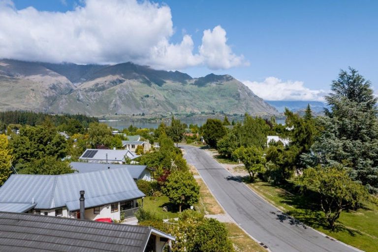 Photo of property in 68 Hunter Crescent, Wanaka, 9305