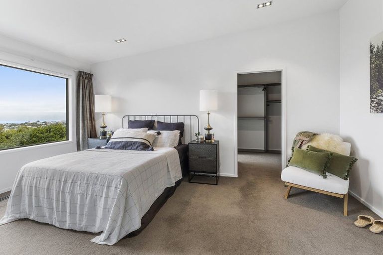 Photo of property in 24 Mewburn Rise, Karori, Wellington, 6012
