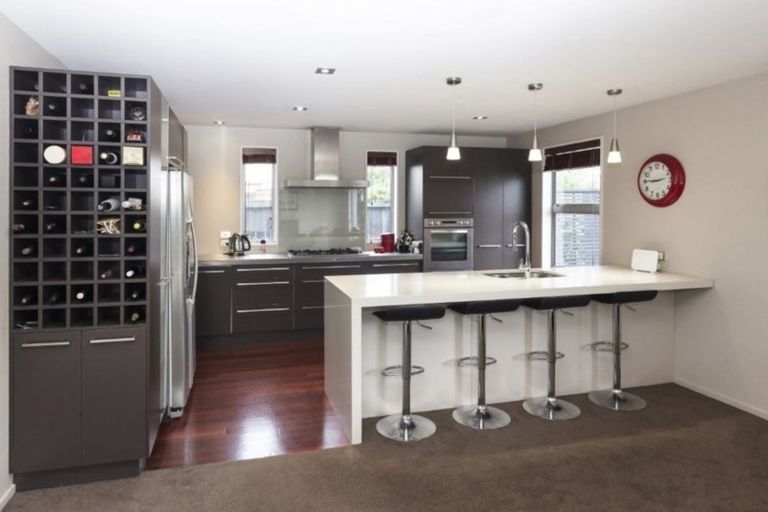 Photo of property in 31 Linkwater Way, Parklands, Christchurch, 8083