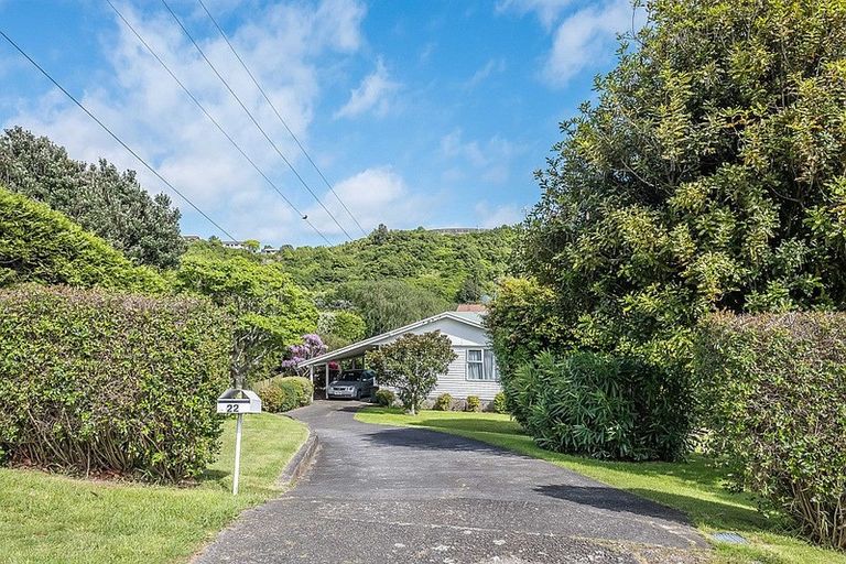 Photo of property in 22 Kaitawa Crescent, Paraparaumu, 5032
