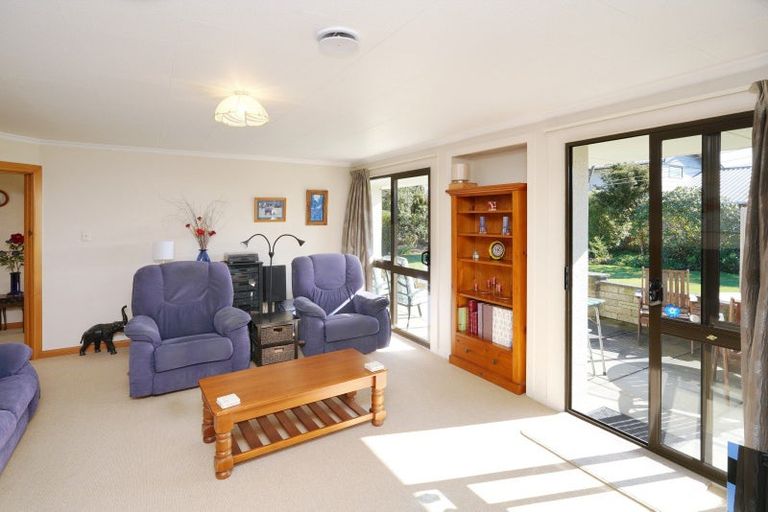 Photo of property in 2 Ward Place, Rangiora, 7400