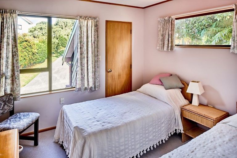 Photo of property in 3 Picketboat Lane, Whitby, Porirua, 5024