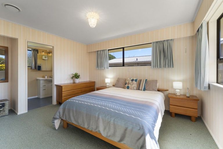 Photo of property in 4 Awanui Drive, Waikanae, 5036