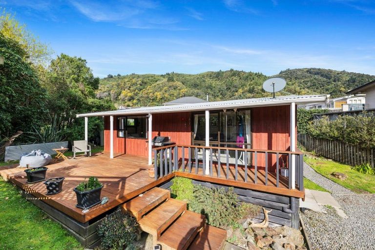 Photo of property in 15a Hampden Street, Picton, 7220