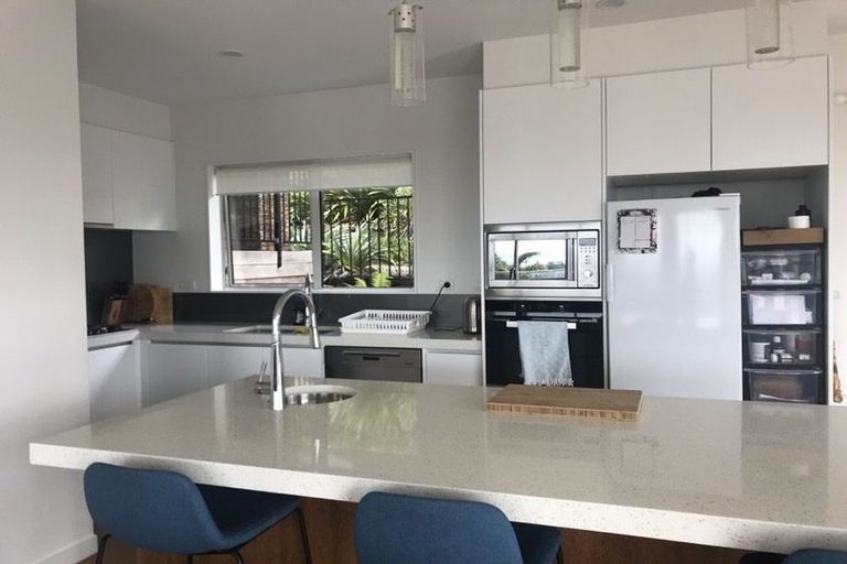 Photo of property in 32 Ngahere Views, Orewa, 0931