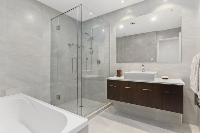 Photo of property in 3e/175 Hurstmere Road, Takapuna, Auckland, 0622