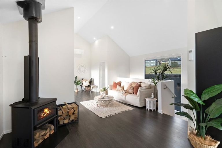 Photo of property in 21 Soudley Court, Jacks Point, Queenstown, 9371