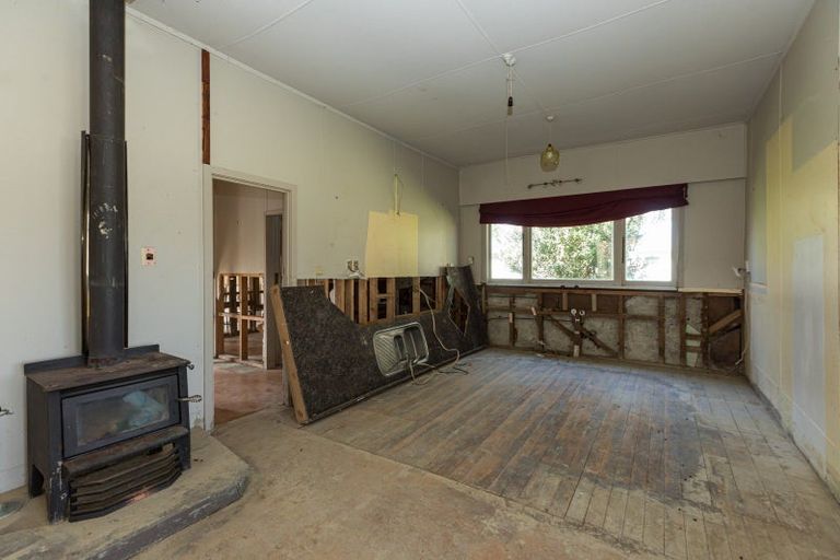 Photo of property in 15 Keppel Street, Porangahau, 4291