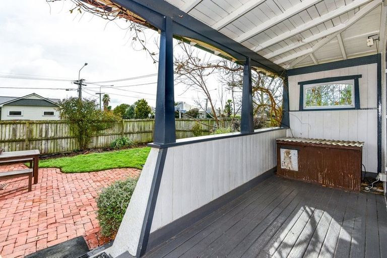 Photo of property in 96 Somerfield Street, Somerfield, Christchurch, 8024